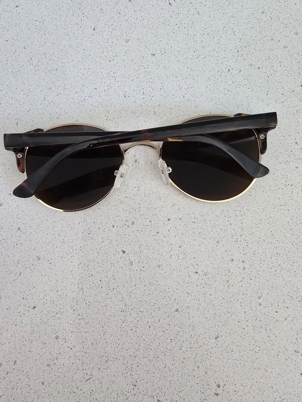 YHF Los Angeles Round Gold Frame Sunglasses with Dark Lenses